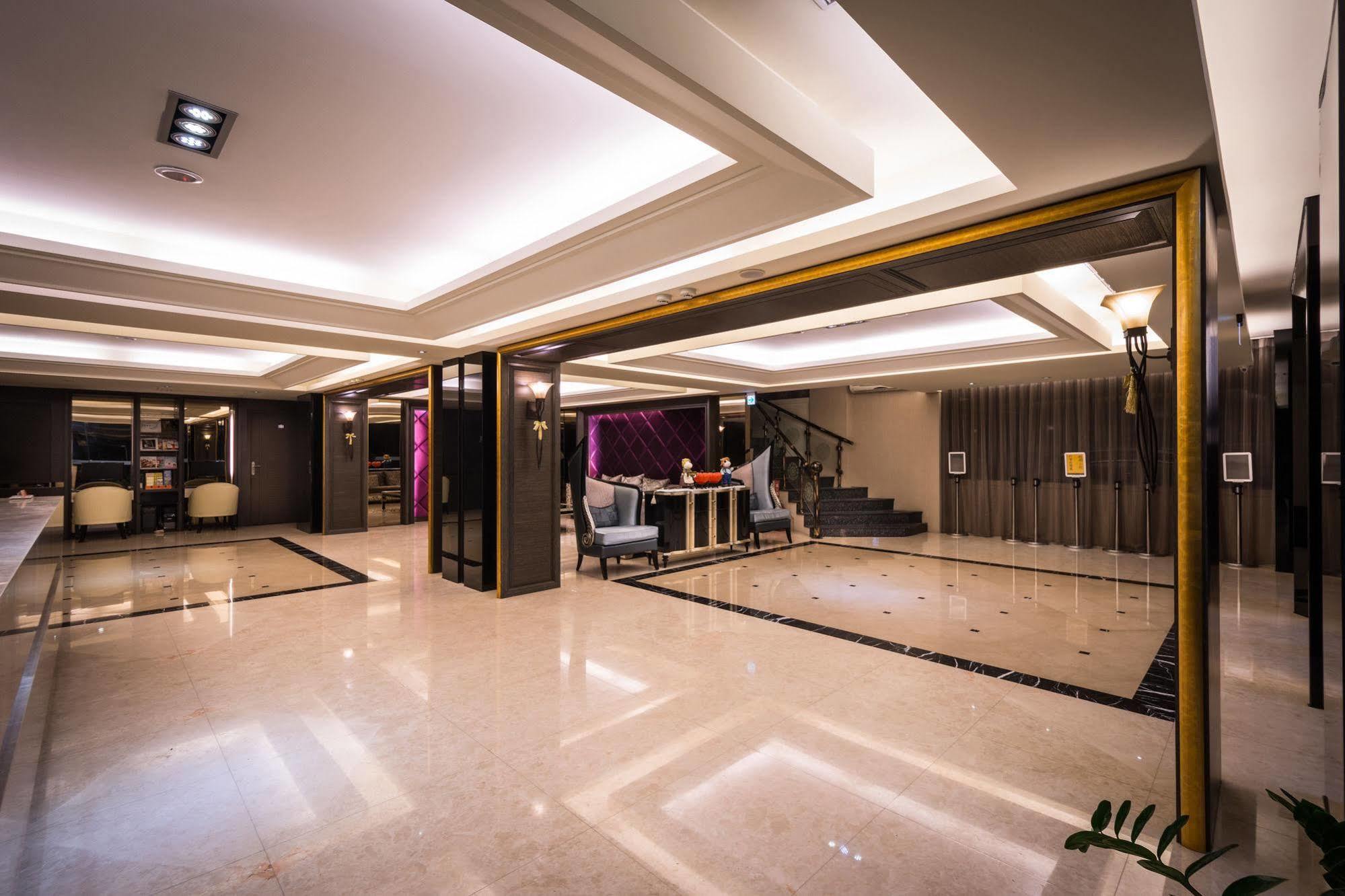 Felicity Business Hotel Taichung Exterior photo